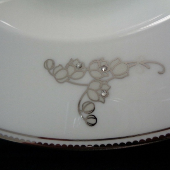 PROUNA BONE CHINA Lily of the Valley PASTA BOWL - Picture 5 of 6